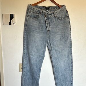 Fashion Nova Men's Relaxed Fit Jeans in Light Denim